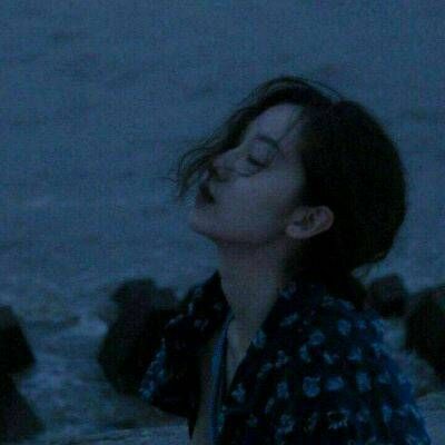00后心碎伤感流泪的女头像(共36张)