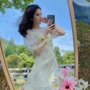 适合夏天的头像女(18张)