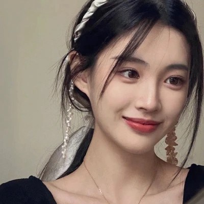 2023年微信美女头像(优选26张)