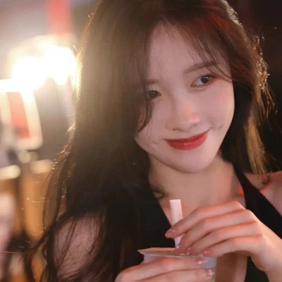 2023年微信美女头像(优选26张)