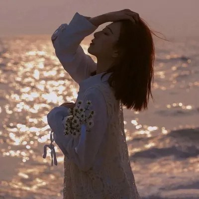2023年微信美女头像(优选26张)