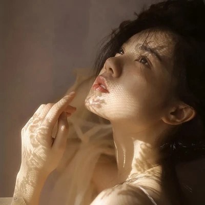 2023年微信美女头像(优选26张)