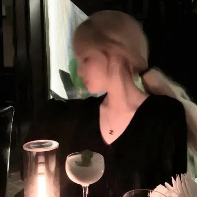 2023年微信美女头像(优选26张)
