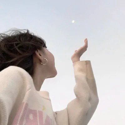 2023年微信美女头像(优选26张)