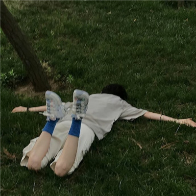 很绝的氛围感微信女头(精选12张)
