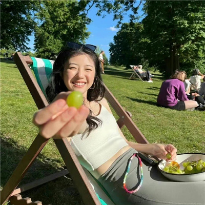 很绝的氛围感微信女头(精选12张)