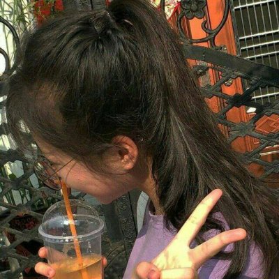 高清好看的眼镜气质女生头像图片(优选22张)