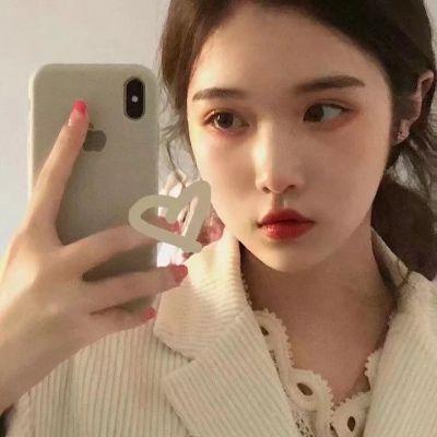 甜甜的又很酷酷的美女微信头像(精选36张)