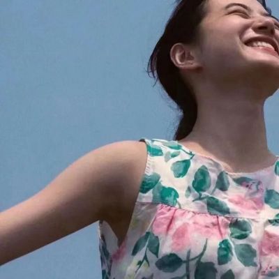 甜甜的又很酷酷的美女微信头像(精选36张)