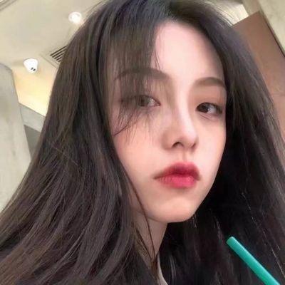 甜甜的又很酷酷的美女微信头像(精选36张)