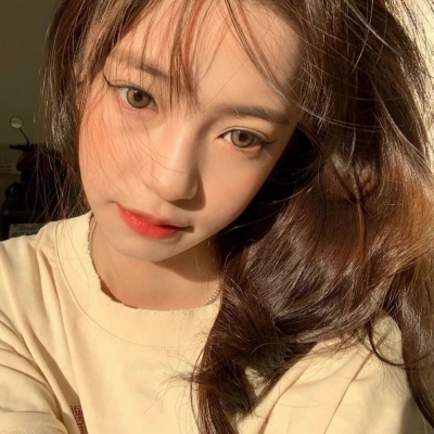 甜甜的又很酷酷的美女微信头像(精选36张)