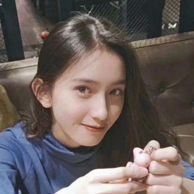 甜甜的又很酷酷的美女微信头像(精选36张)