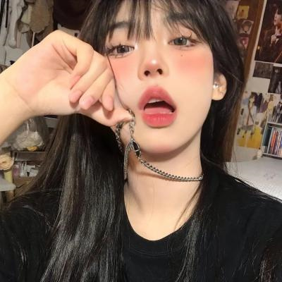 甜甜的又很酷酷的美女微信头像(精选36张)