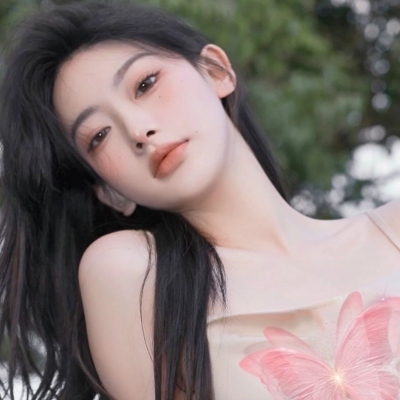 甜甜的又很酷酷的美女微信头像(精选36张)