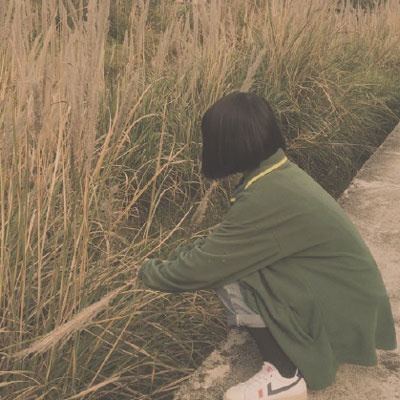清新简约的小女生头像(24张)