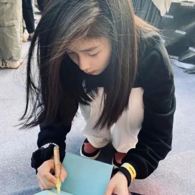 干净温柔气质女生头像图片(精选38张)