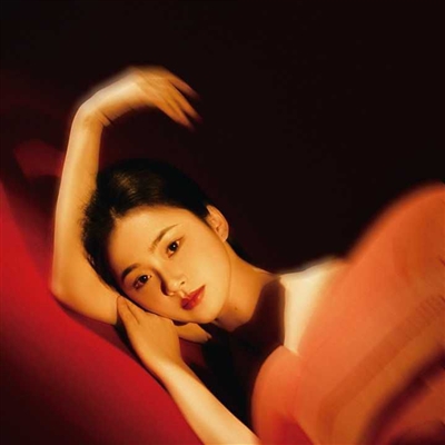 高级气质有品位的微信女生头像(精选35张)