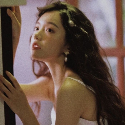 高级气质有品位的微信女生头像(精选35张)