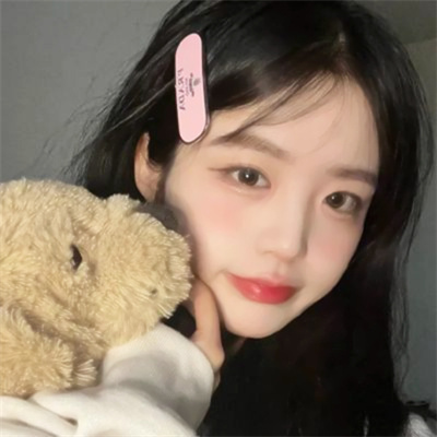 清新简约的小女生头像(24张)