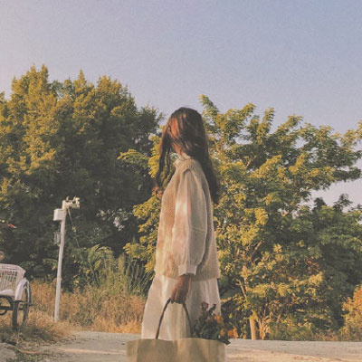 清新简约的小女生头像(24张)