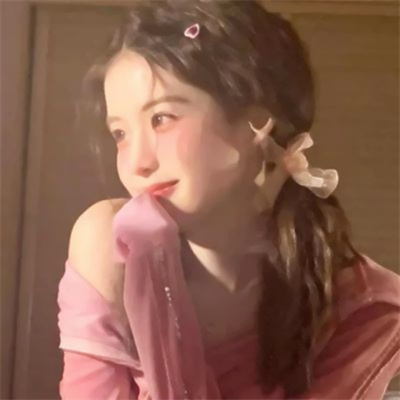 清新简约的小女生头像(24张)