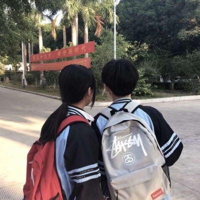 情侣头像一左一右配对真人图片(共24张)