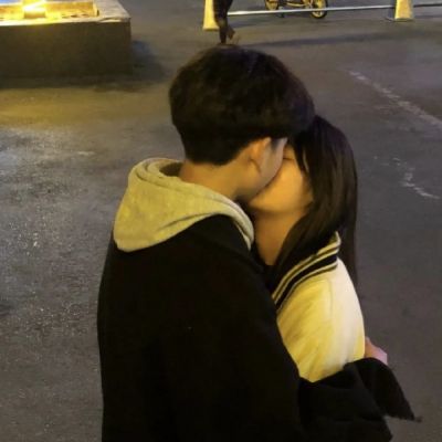 情侣头像一左一右配对真人图片(共24张)