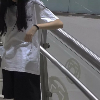 情侣头像一左一右配对真人图片(共24张)