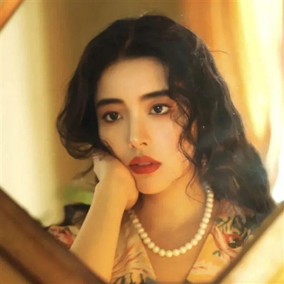 高清好看的女生头像港风系图片(精选32张)