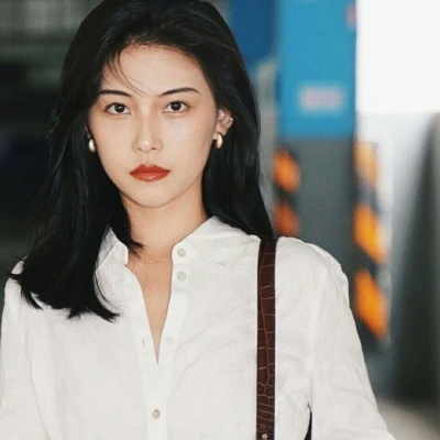 高清好看的女生头像港风系图片(精选32张)