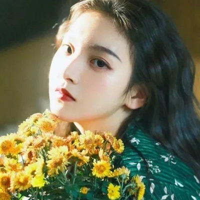 高清好看的女生头像港风系图片(精选32张)