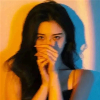 高清好看的女生头像港风系图片(精选32张)