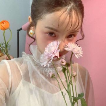 花束挡脸头像女(16张)