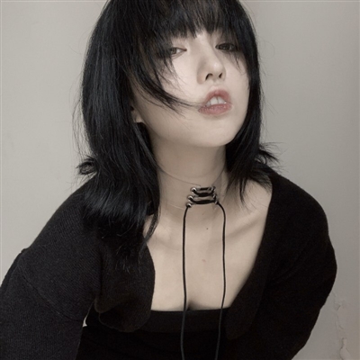 2023年最酷的女生头像(38张)