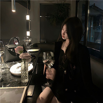 2023年最酷的女生头像(38张)