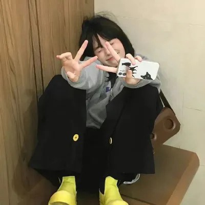 2023年最酷的女生头像(38张)