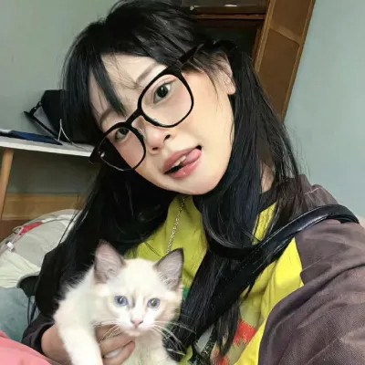 2023年最酷的女生头像(38张)