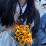 高清女生捧花的唯美头像图片(精选22张)