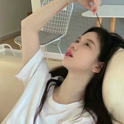 清新白色森系女生头像(优选38张)
