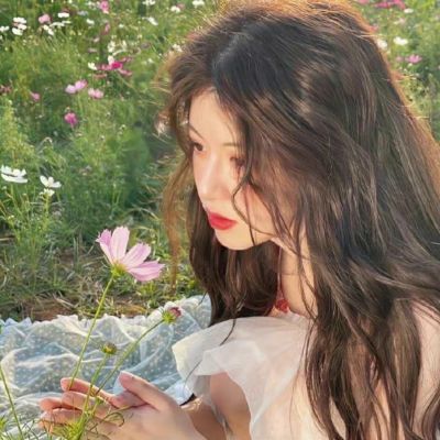 清新白色森系女生头像(优选38张)