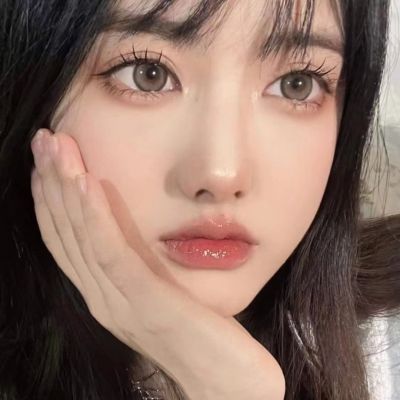 纯欲女生微信头像(精选22张)