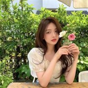 女头像唯美有气质图片(16张)