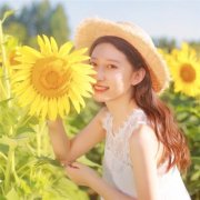 微信头像女中年人简单气质(精选18张)