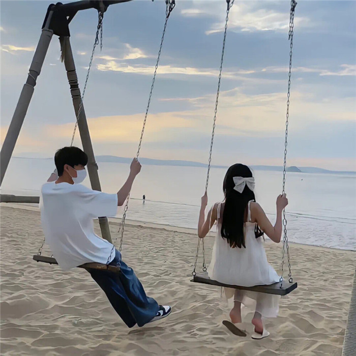情侣头像2024最新版可爱一男一女(10张)
