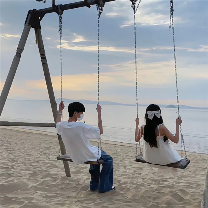 情侣头像2024最新版可爱一男一女(10张)